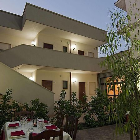 La Tana Del Lupo Hotel Monteiasi Kültér fotó