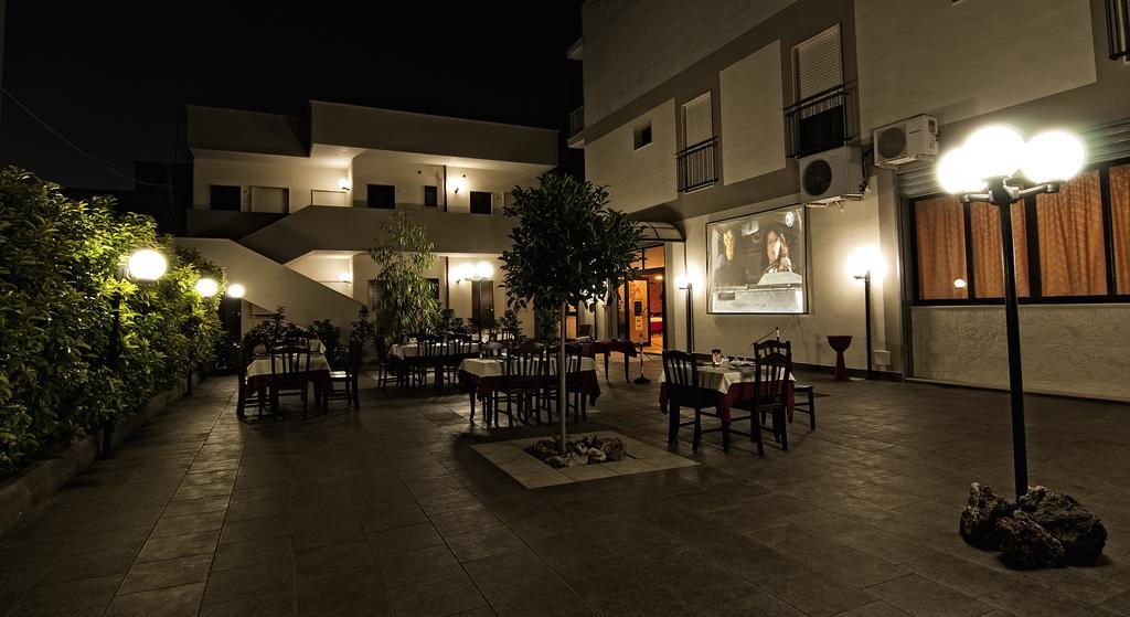 La Tana Del Lupo Hotel Monteiasi Kültér fotó