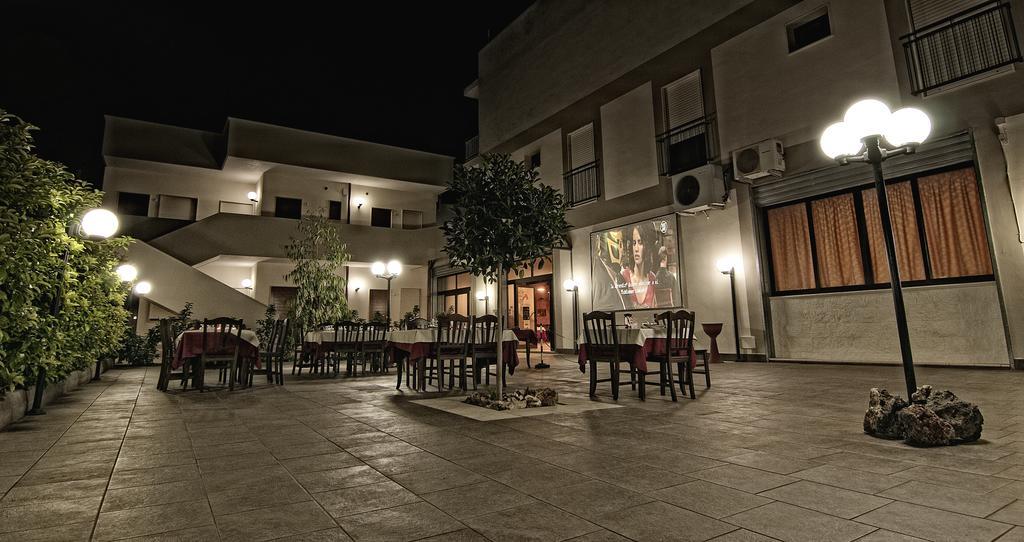 La Tana Del Lupo Hotel Monteiasi Kültér fotó