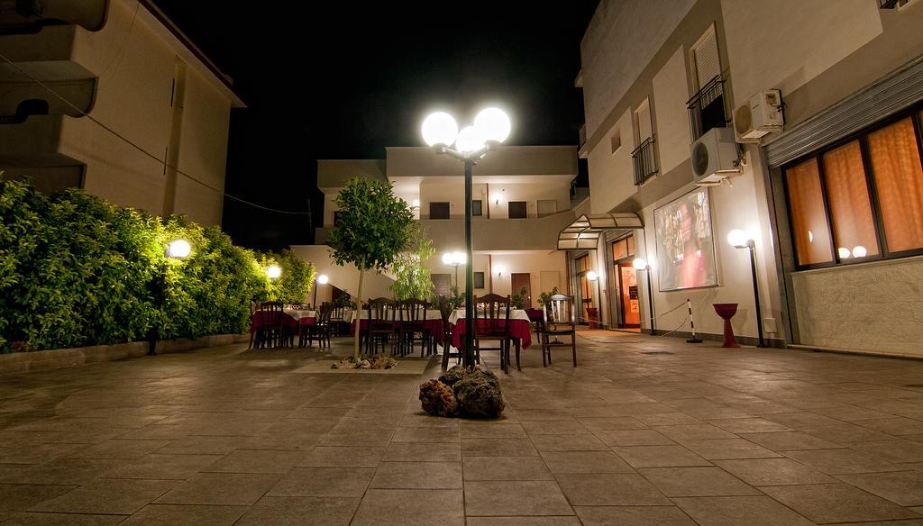 La Tana Del Lupo Hotel Monteiasi Kültér fotó