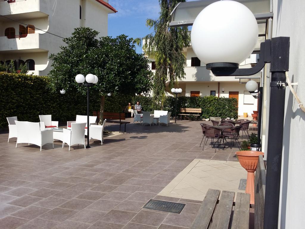 La Tana Del Lupo Hotel Monteiasi Kültér fotó