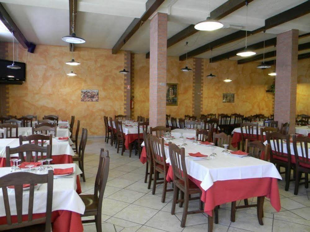 La Tana Del Lupo Hotel Monteiasi Kültér fotó