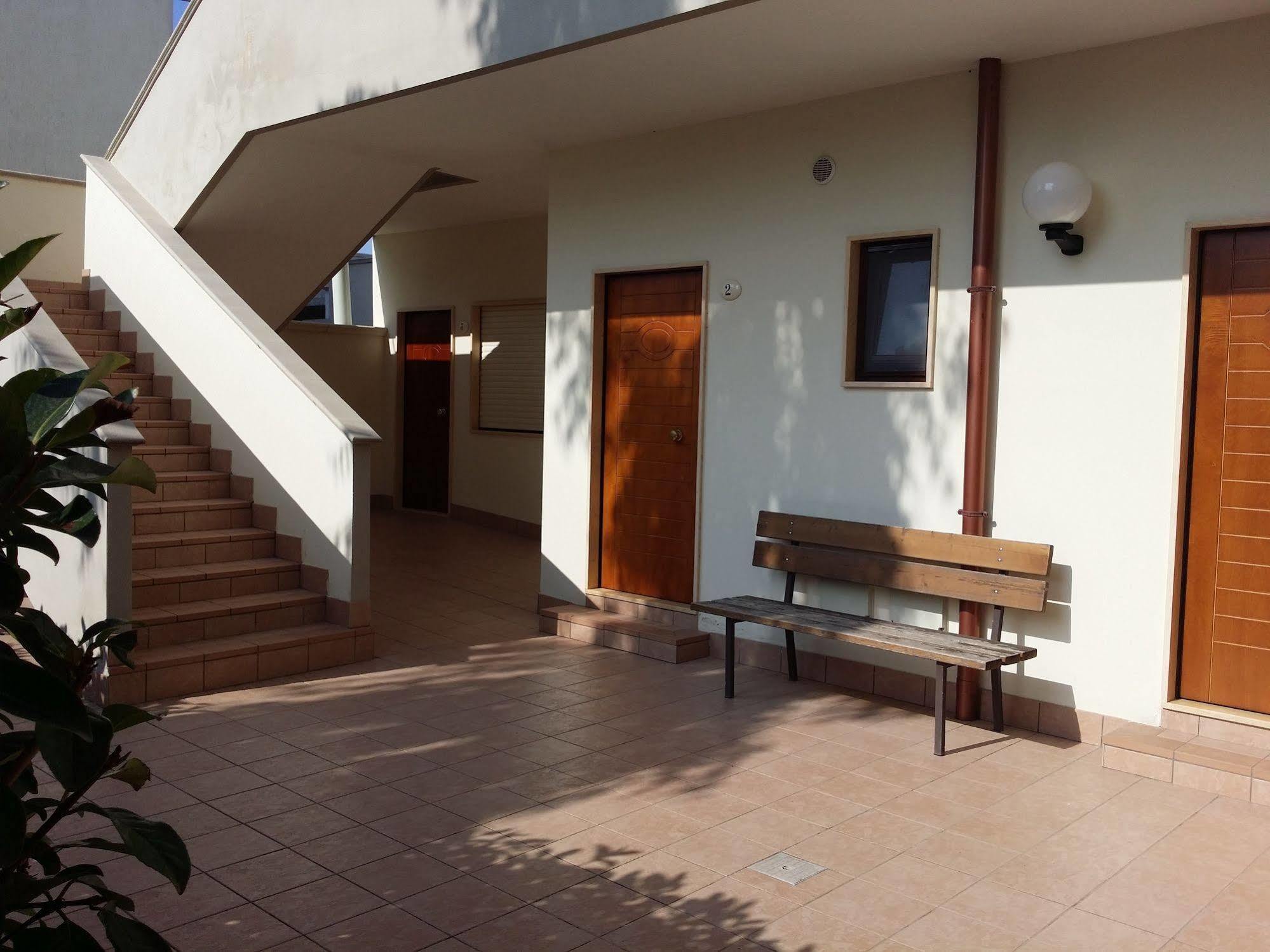 La Tana Del Lupo Hotel Monteiasi Kültér fotó