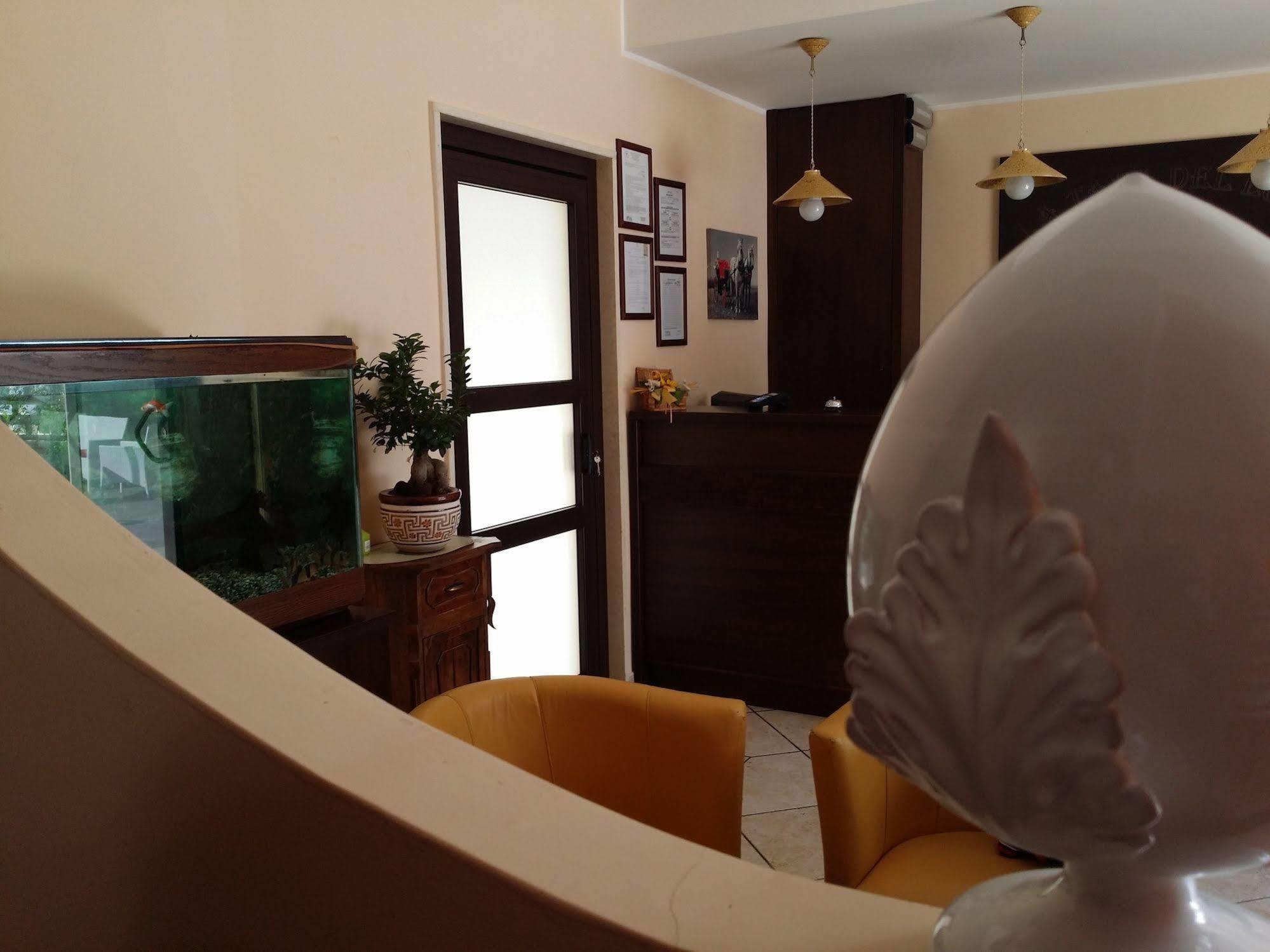 La Tana Del Lupo Hotel Monteiasi Kültér fotó