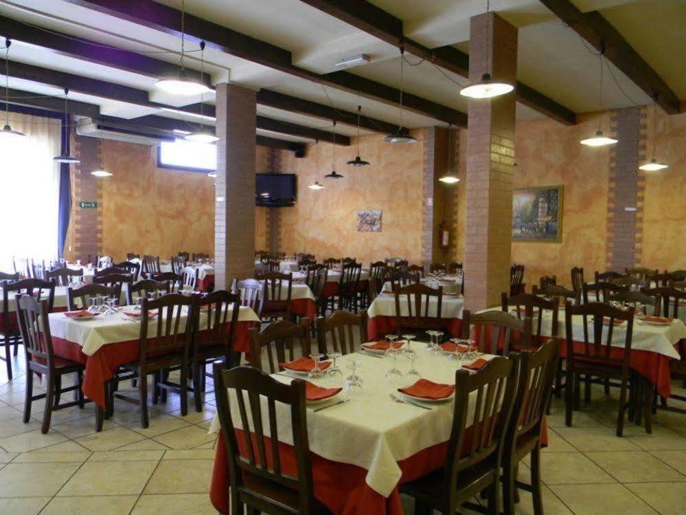 La Tana Del Lupo Hotel Monteiasi Kültér fotó