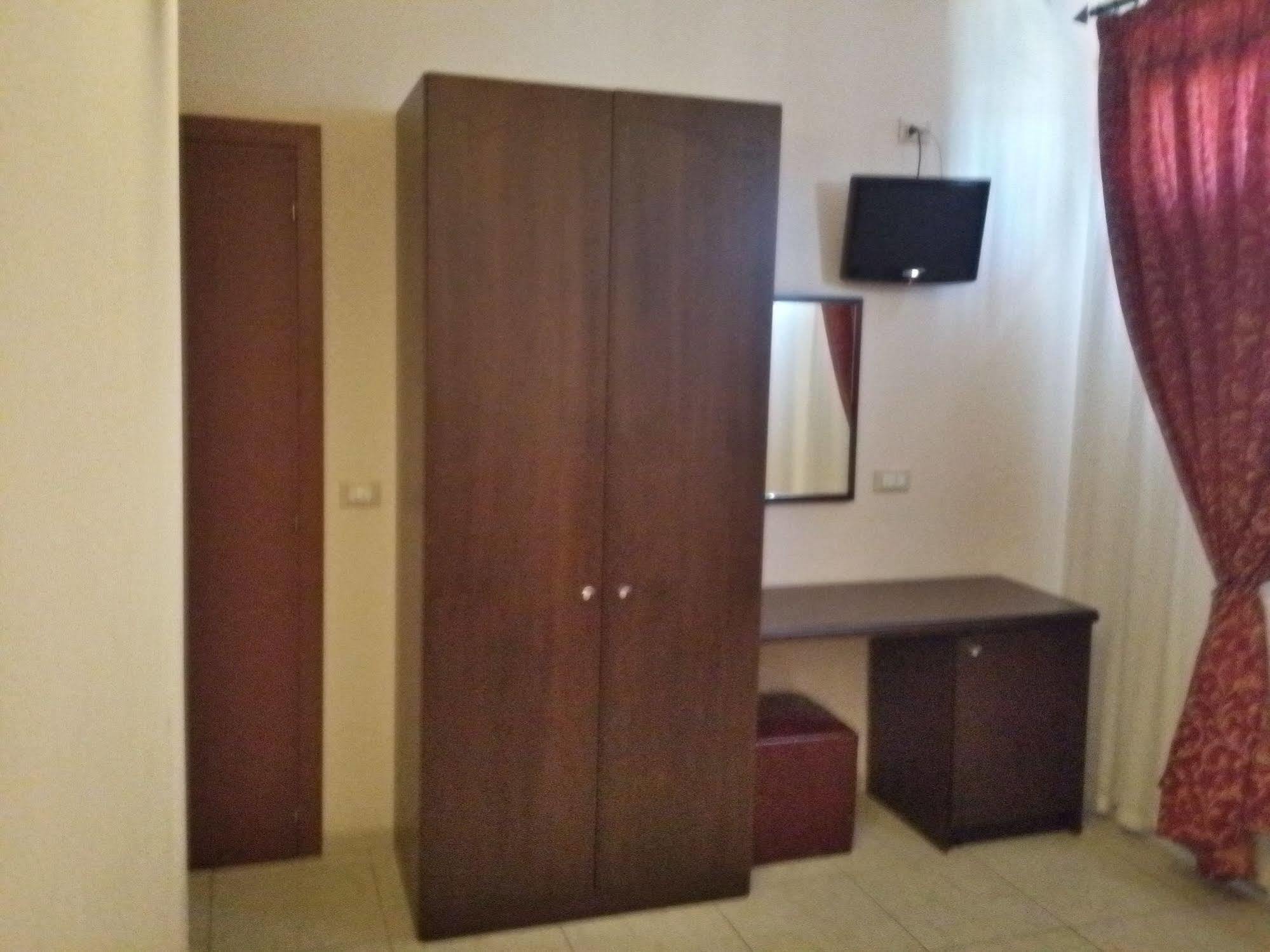 La Tana Del Lupo Hotel Monteiasi Kültér fotó