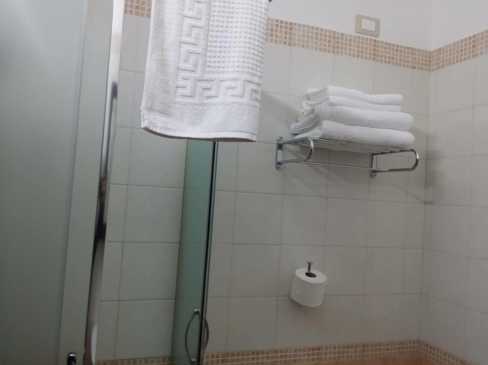 La Tana Del Lupo Hotel Monteiasi Kültér fotó