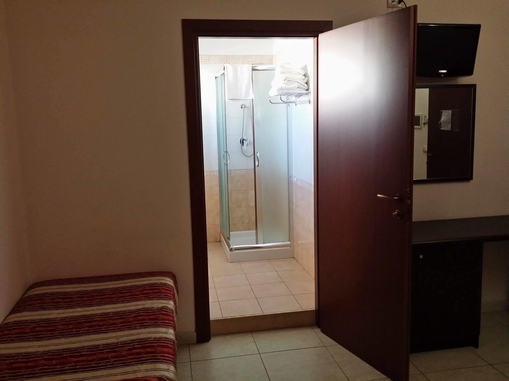 La Tana Del Lupo Hotel Monteiasi Kültér fotó